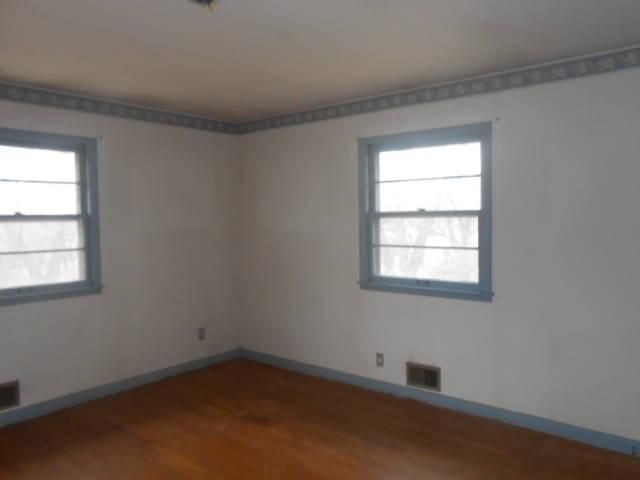 3938 E Red Bridge Rd, Kansas City, MO 64137