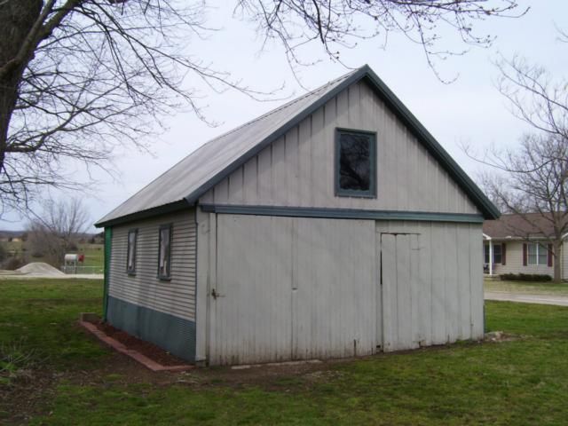 601 Cedar St, Pleasanton, KS 66075