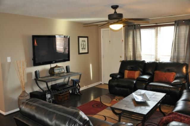 7707 W 64th Ter, Overland Park, KS 66202