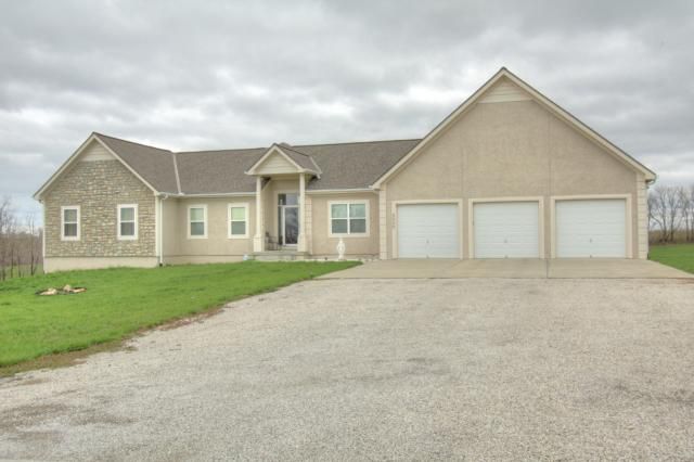 9020 NE 127th St, Liberty, MO 64068