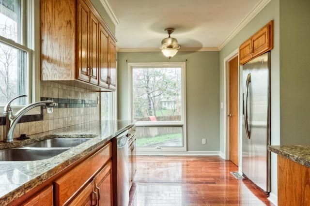 7300 Mackey St, Overland Park, KS 66204