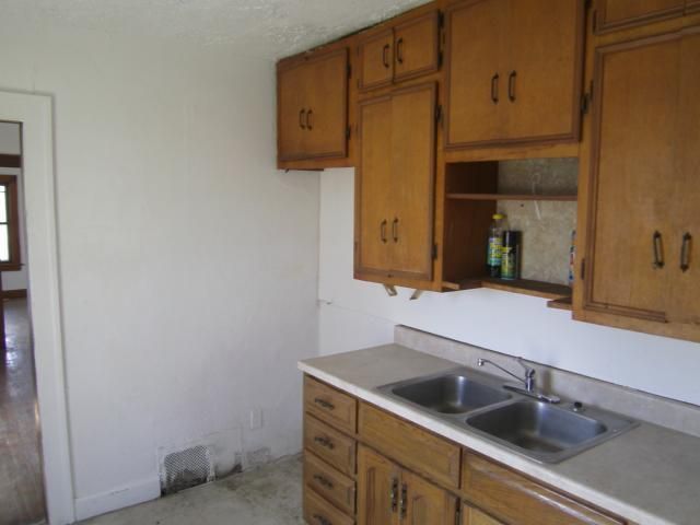 3201 Marsh Ave, Kansas City, MO 64129