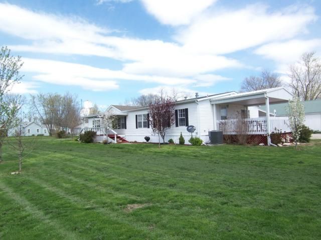 417 S 3rd St, Lacygne, KS 66040