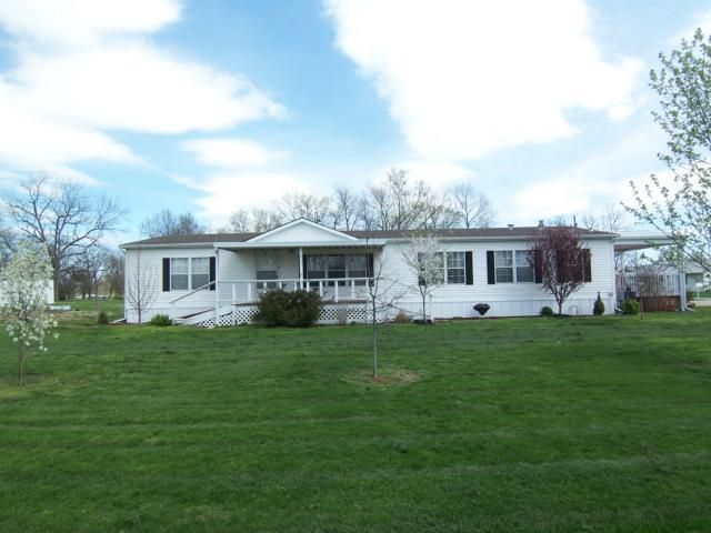 417 S 3rd St, Lacygne, KS 66040