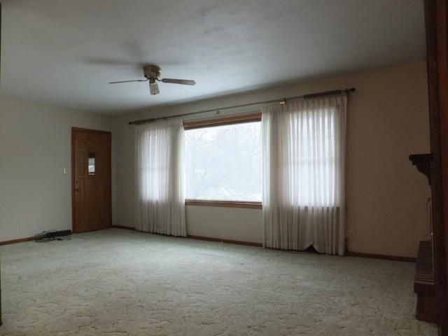 801 E 117th Ter, Kansas City, MO 64131