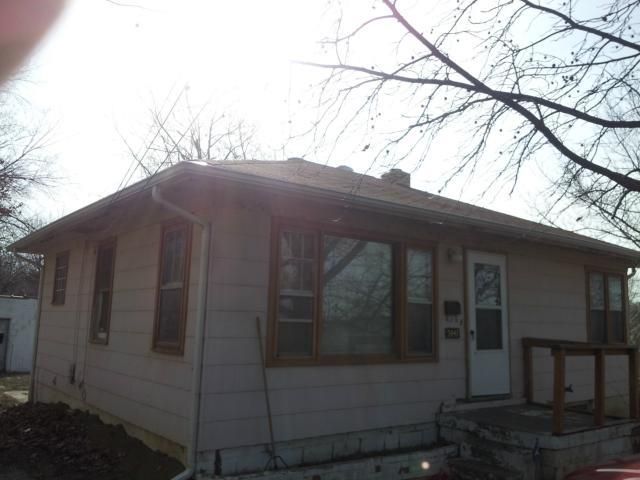 5441 Rinker Rd, Kansas City, MO 64129