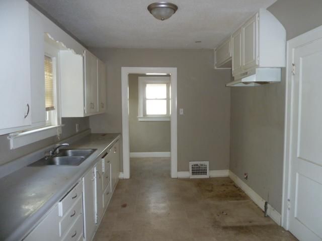 4016 Booth St, Kansas City, KS 66103