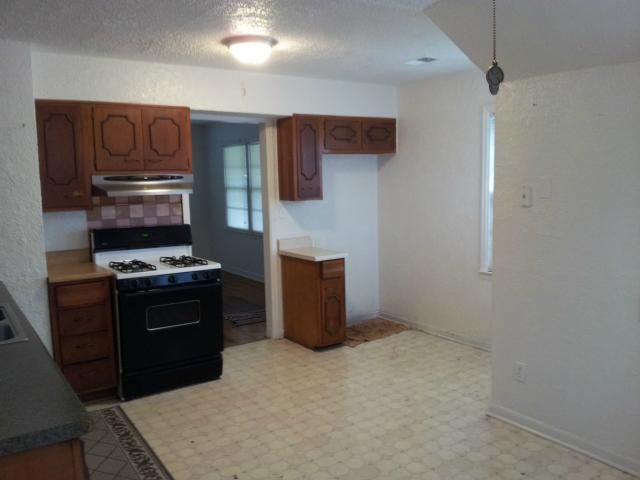 9351 E 67th Ter, Raytown, MO 64133