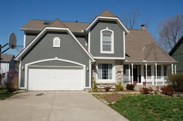 15614 Maple St, Overland Park, KS 66223