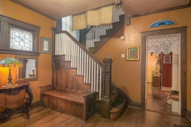 4017 Campbell St, Kansas City, MO 64110