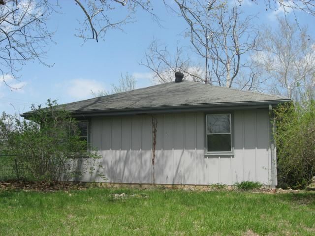 12925 189th St, Linwood, KS 66052