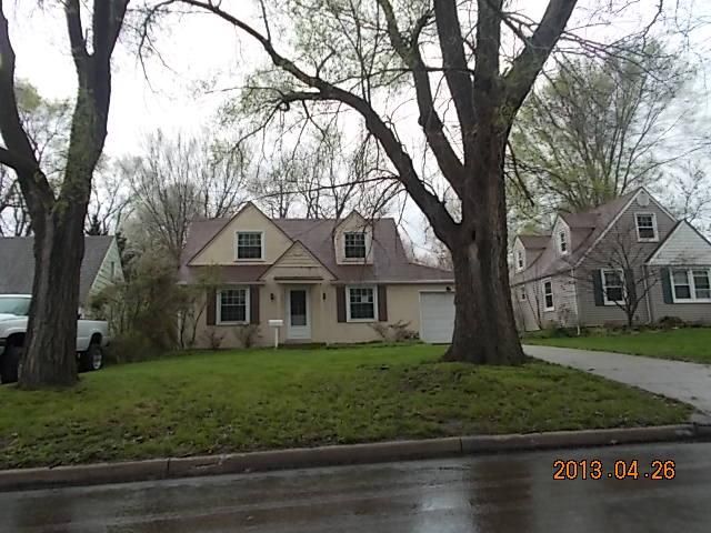 7830 Summit St, Kansas City, MO 64114