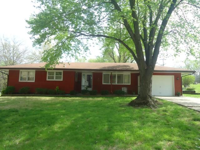 1300 Fox St, Atchison, KS 66002
