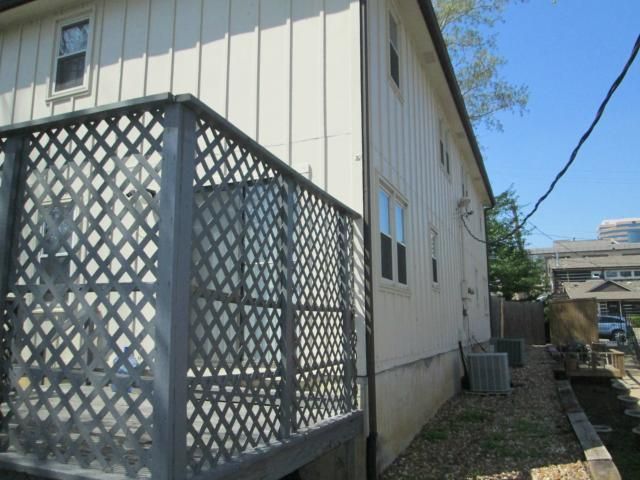 1009 W 48th St, Kansas City, MO 64112