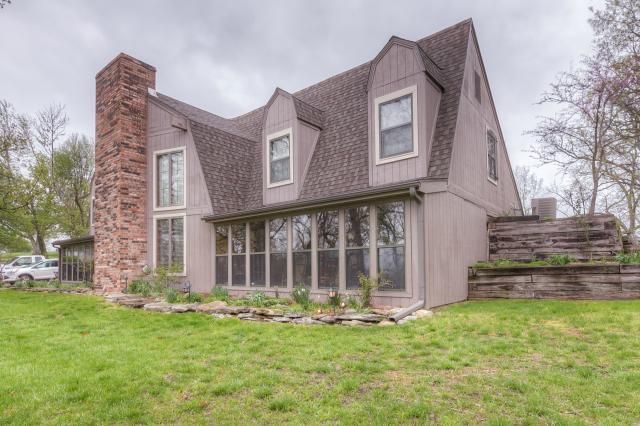 5717 Logan Rd, Kansas City, MO 64136
