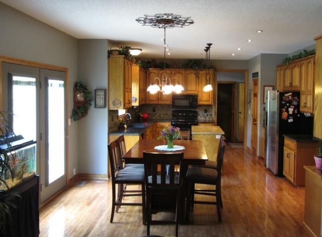 8306 NW 80th Ter, Kansas City, MO 64152