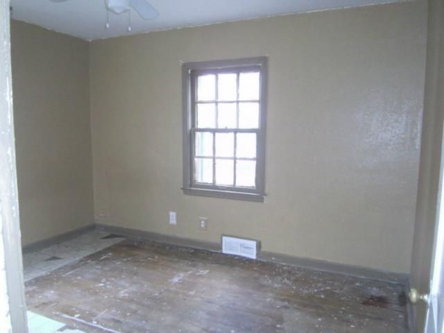 1809 E 69th Ter, Kansas City, MO 64132