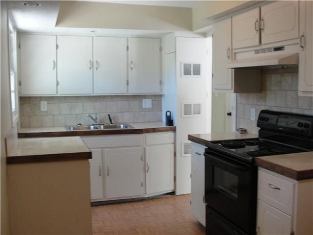 914 NE 44th St, Kansas City, MO 64116