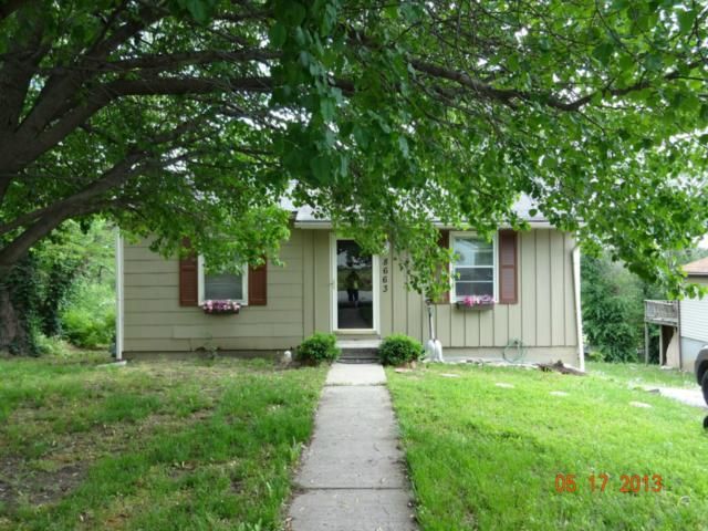 8663 E 26 St, Kansas City, MO 64129