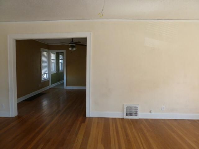 5321 Wayne Ave, Kansas City, MO 64110