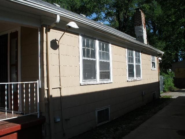 3208 E 60th St, Kansas City, MO 64130