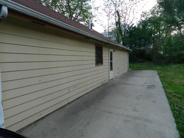 3128 Wayne Ave, Kansas City, MO 64109