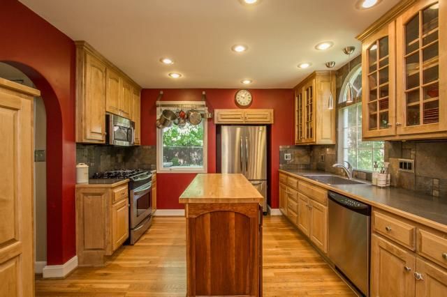 7204 Belleview Ave, Kansas City, MO 64114