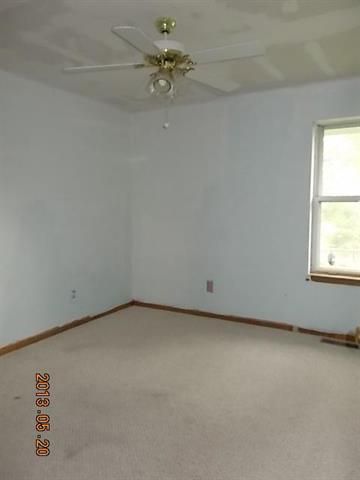 801 SE 16th Ter, Oak Grove, MO 64075
