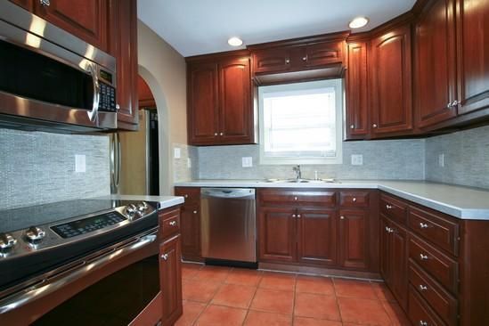 612 E 71st Ter, Kansas City, MO 64131