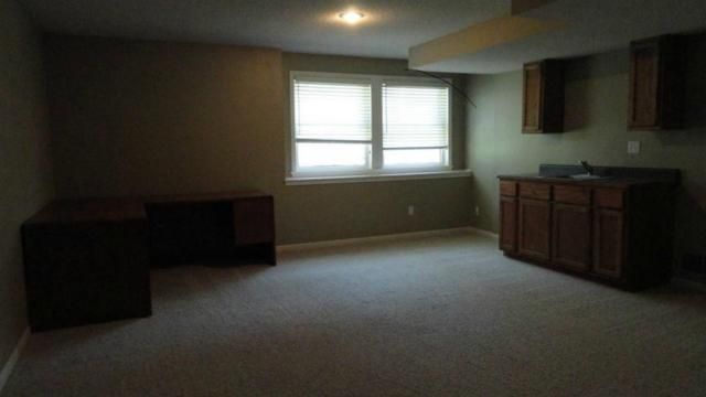 15230 Hemlock St, Overland Park, KS 66223