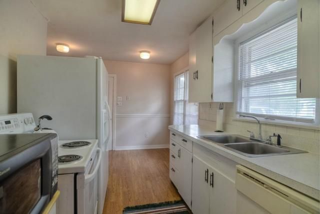 110 W 89th Ter, Kansas City, MO 64114