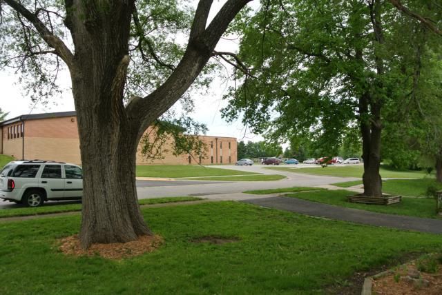 904 Kent Dr, Belton, MO 64012