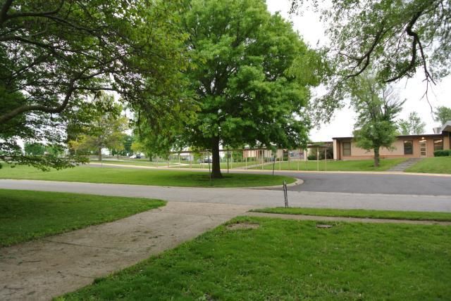 904 Kent Dr, Belton, MO 64012