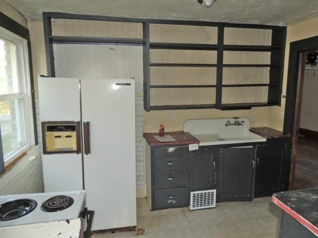 1917 S Norton Ave, Independence, MO 64052
