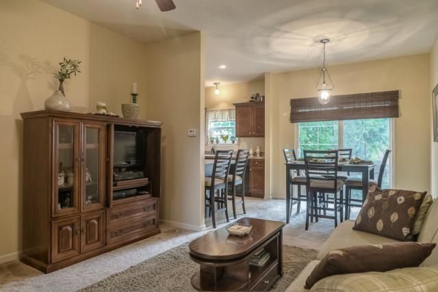9920 W 88th St, Overland Park, KS 66214