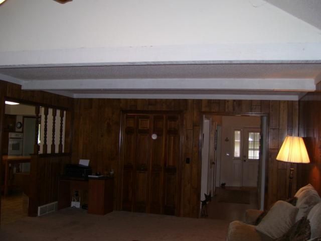 9209 W 113th St, Overland Park, KS 66210