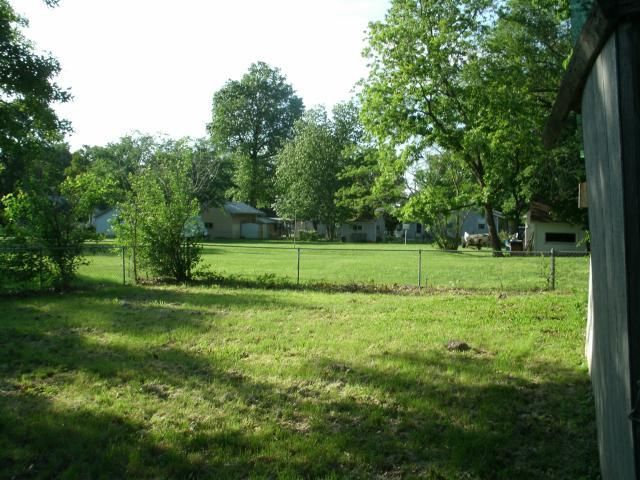 719 W 6th St, Ottawa, KS 66067