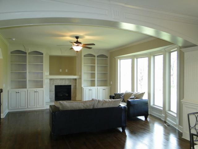 8132 NW 90 St, Kansas City, MO 64153
