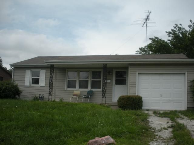 809 Chestnut St, Savannah, MO 64485