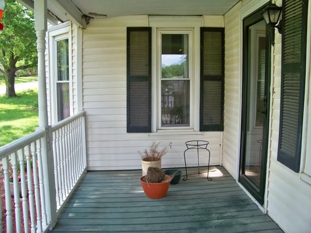 304 S Olive St, Mclouth, KS 66054