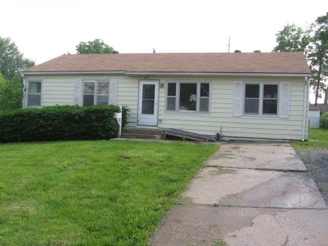 114 N Peck Dr, Independence, MO 64056