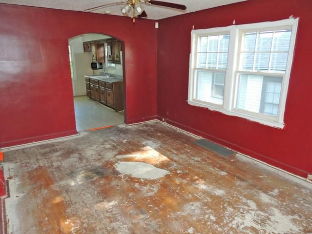 3818 E 60 Ter, Kansas City, MO 64130