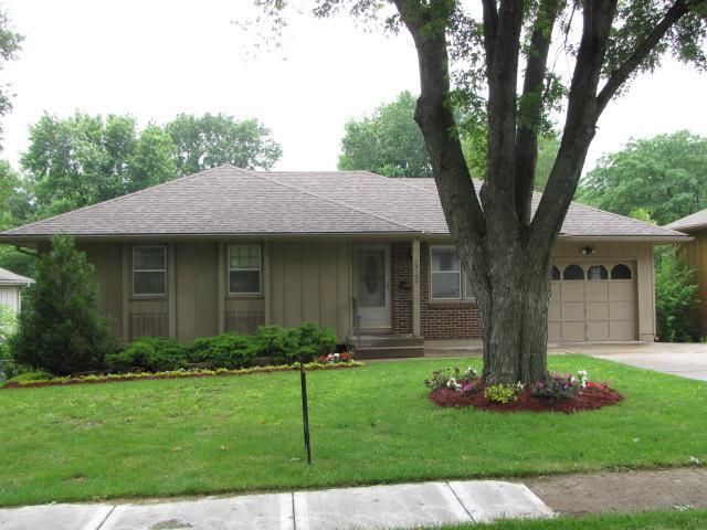 18109 Redwood Dr, Independence, MO 64056