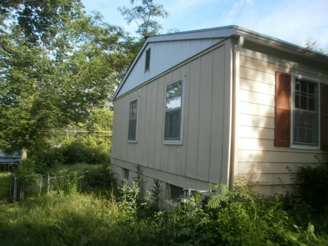 9312 Stark Ave, Kansas City, MO 64138