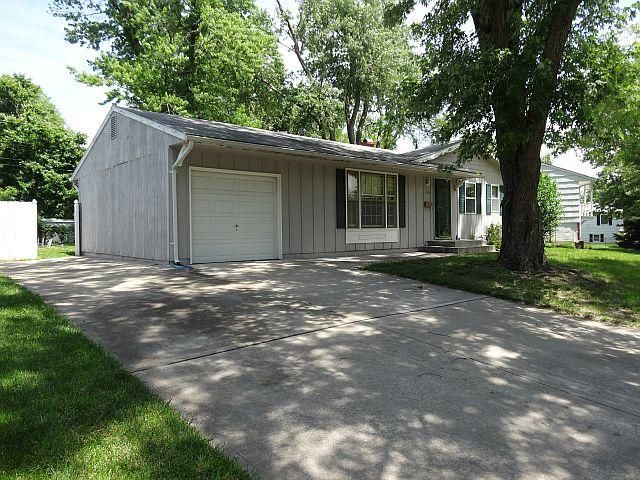 13204 Herrick St, Grandview, MO 64030