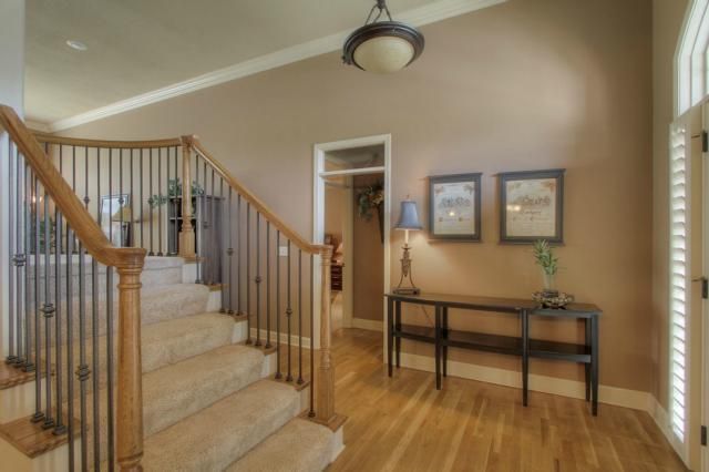 8613 NE 89th Pl, Kansas City, MO 64157