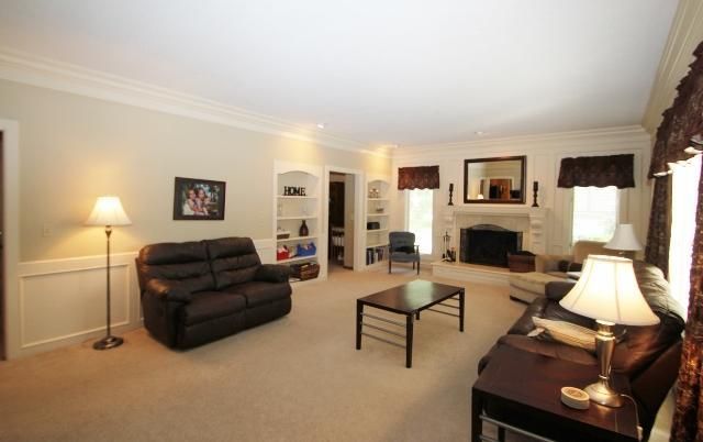 12423 Flint St, Overland Park, KS 66213