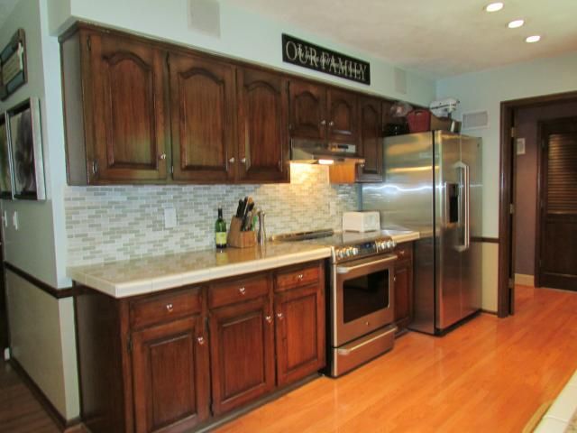 11200 Eby St, Overland Park, KS 66210
