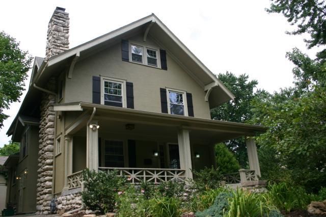 32 E 56 St, Kansas City, MO 64113