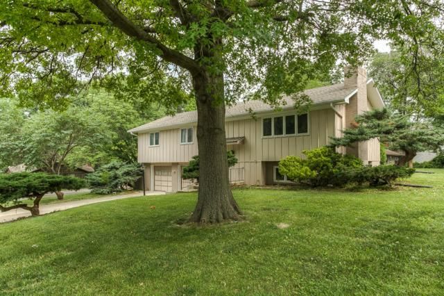 400 E 106th St, Kansas City, MO 64131